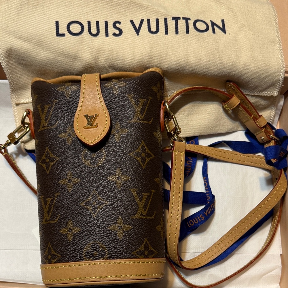 Louis Vuitton Monogram Bucket Crossbody - Brown & Tan